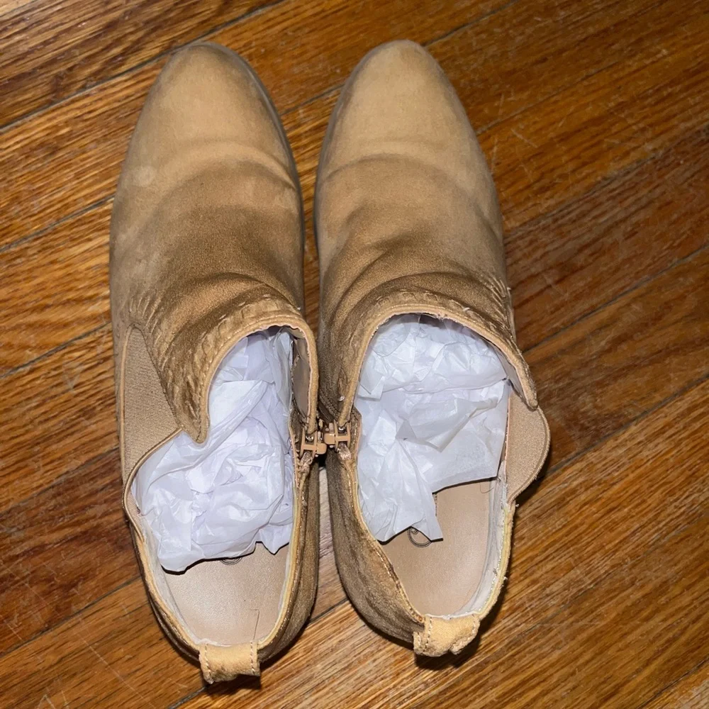 Carlos beige ankle booties size 9.5 western spring country rodeo cowgirl neutral